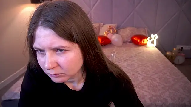 CraveeDoll online show from February 7, 1:48 pm