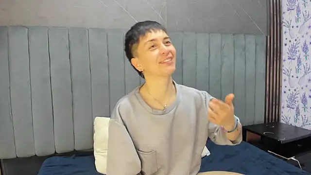  Hannah Hot online show from December 19, 2:27 am