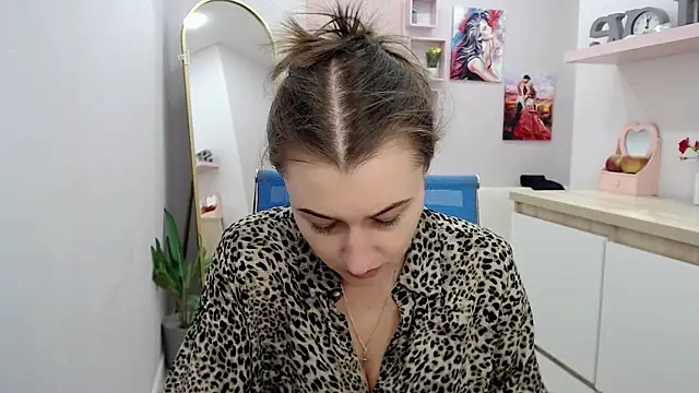 muriel elvin online show from October 6, 9:15 am