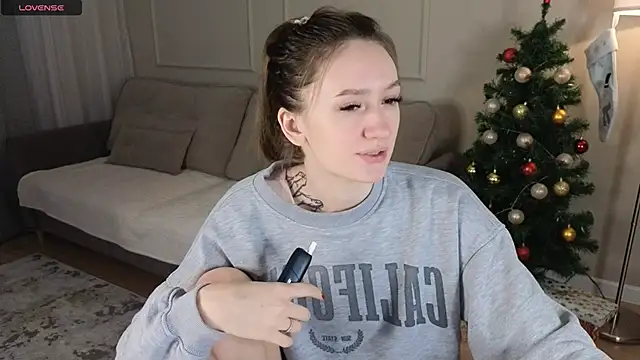 cutienaughtygirl online show from January 9, 7:13 am