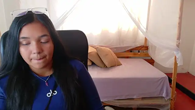 loreaniss online show from February 21, 8:42 pm