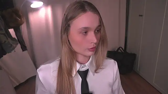 lisa schiele online show from March 20, 8:14 pm