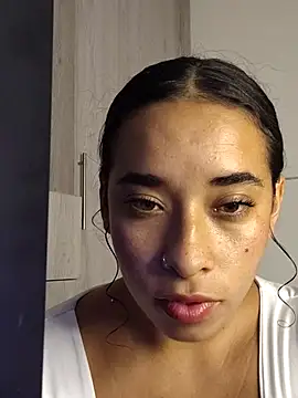 Valenn fernandez online show from April 3, 10:41 pm