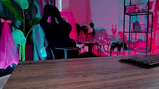 MaryHarrys online show from March 30, 11:54 am