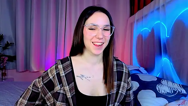 -CindyLou online show from February 3, 6:40 am