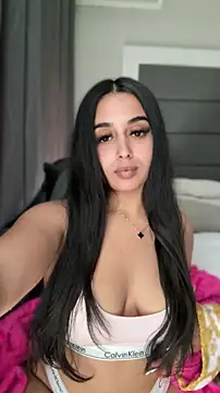 LilMisIndianx online show from May 9, 1:13 pm