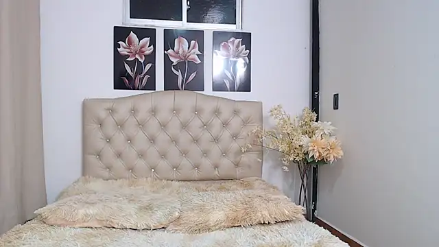 pinky f00x online show from September 14, 1:36 am