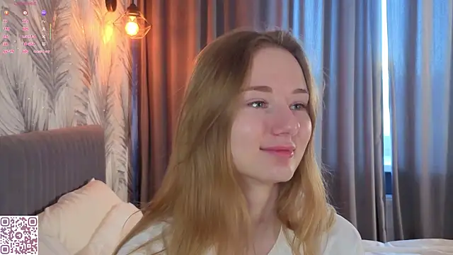 ElvinaRose online show from April 13, 4:36 am