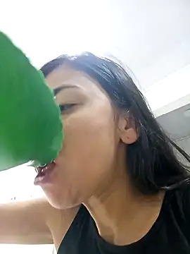 SharonDustLove online show from December 3, 1:02 pm