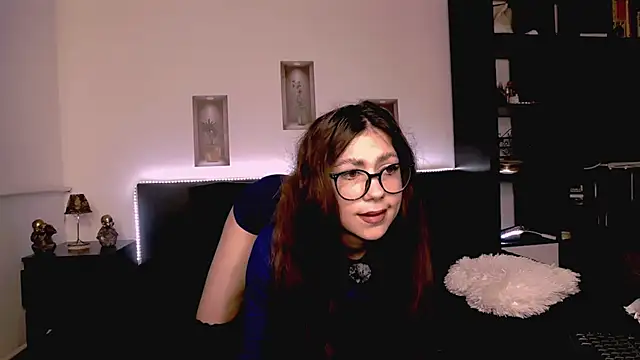 M1kaylaRaven online show from November 7, 5:35 am