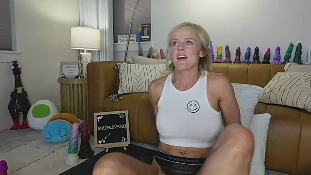 Taylorlove303 online show from September 24, 10:25 am