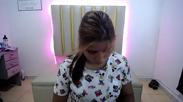 keilicita tonny 18 online show from October 13, 5:15 pm