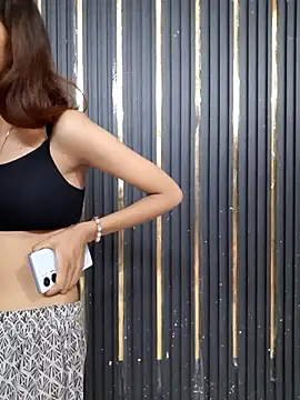 Mahira568 online show from October 4, 6:01 pm