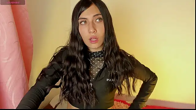 Alanaloiiss  online show from March 7, 11:56 pm