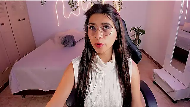 sara doll77 online show from October 8, 9:08 pm