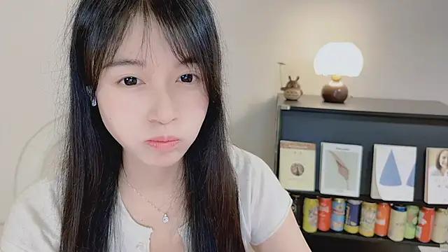 Onechestnut online show from May 11, 2:45 pm