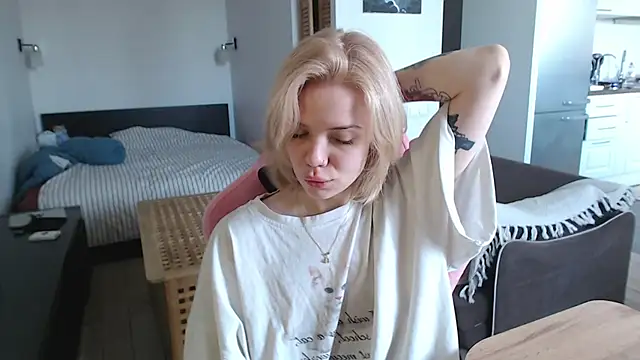 enchanting chloe online show from March 19, 8:40 am