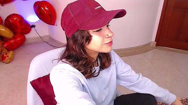 miascarlet 16 online show from October 7, 2:54 pm