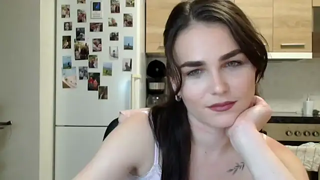 Silviaa a online show from December 1, 8:11 pm