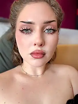 KellyKeler online show from April 23, 11:06 am