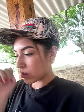 Kardashian12 online show from November 3, 6:23 pm