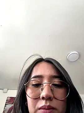 Michelle Zoe online show from September 25, 4:39 pm