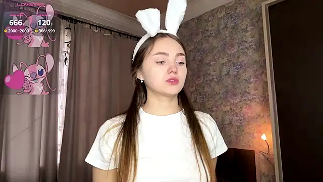 LoraDavi online show from April 18, 5:32 am