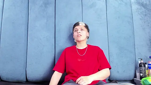 Megan Thompson  online show from April 17, 2:46 am