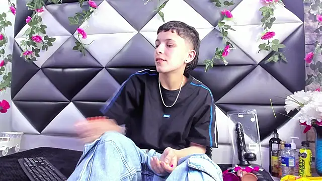 Megan Thompson  online show from October 9, 2:37 am