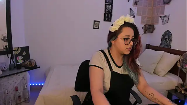 Cherry blush  online show from October 20, 9:40 pm