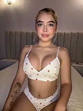 Mia Roswell online show from March 24, 7:14 am