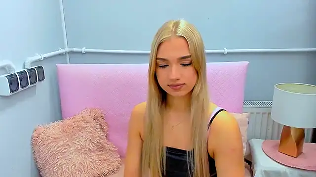 EvetteRose online show from September 19, 9:14 pm