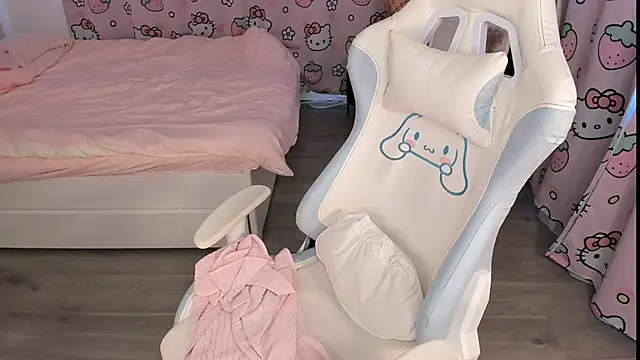 mayyacozyy online show from April 20, 9:34 am