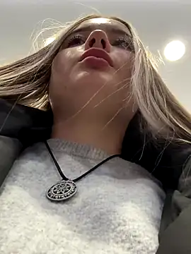 StephanieMur online show from October 1, 6:40 am