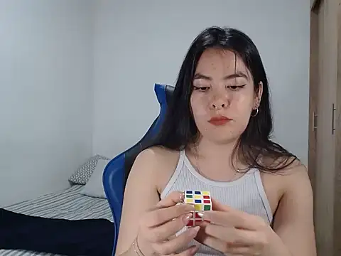 EloiseJun online show from September 23, 3:15 am