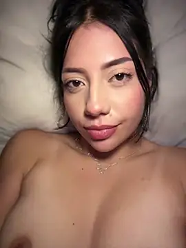 MissCat  online show from April 21, 2:51 am