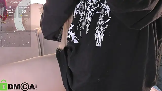 Molly Platt online show from January 14, 9:47 am