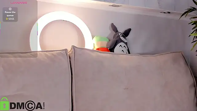 Molly Platt online show from March 19, 9:13 am