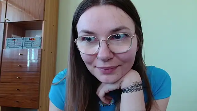 LooveELLYx online show from May 26, 6:35 am