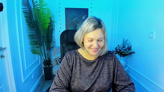 NinaStarle online show from October 15, 4:37 am