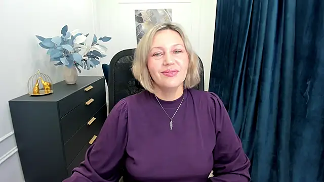 NinaStarle online show from October 11, 4:50 am