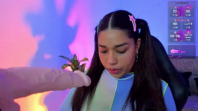 giselle upp online show from November 12, 4:21 am