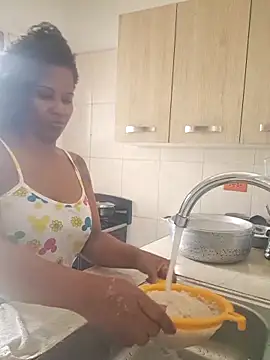 VikysDavis online show from April 29, 5:04 pm