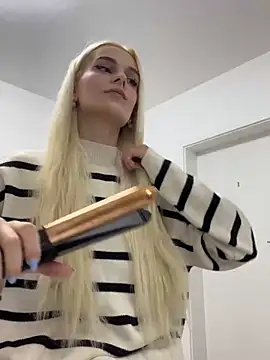 SelenaDaze online show from March 28, 5:51 am