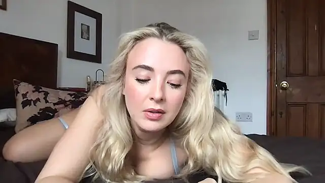 rosiegirl33 online show from March 27, 10:49 am