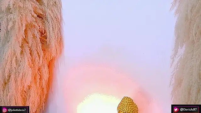 JulietaDavis online show from April 22, 9:39 am