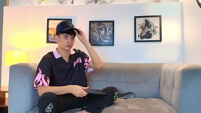 TWINKS FRIENDS online show from March 13, 1:45 pm