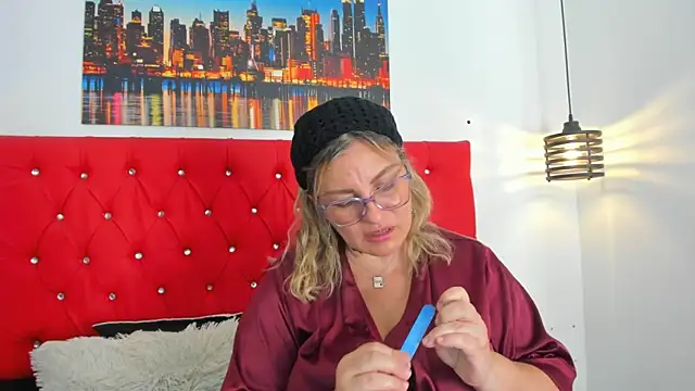 carolinacrus01 online show from February 22, 7:15 pm