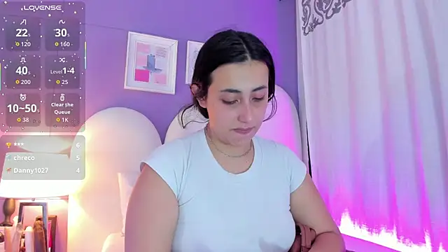 my aleja  online show from November 17, 7:25 pm