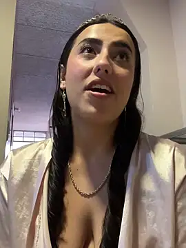 my aleja  online show from September 17, 4:16 pm